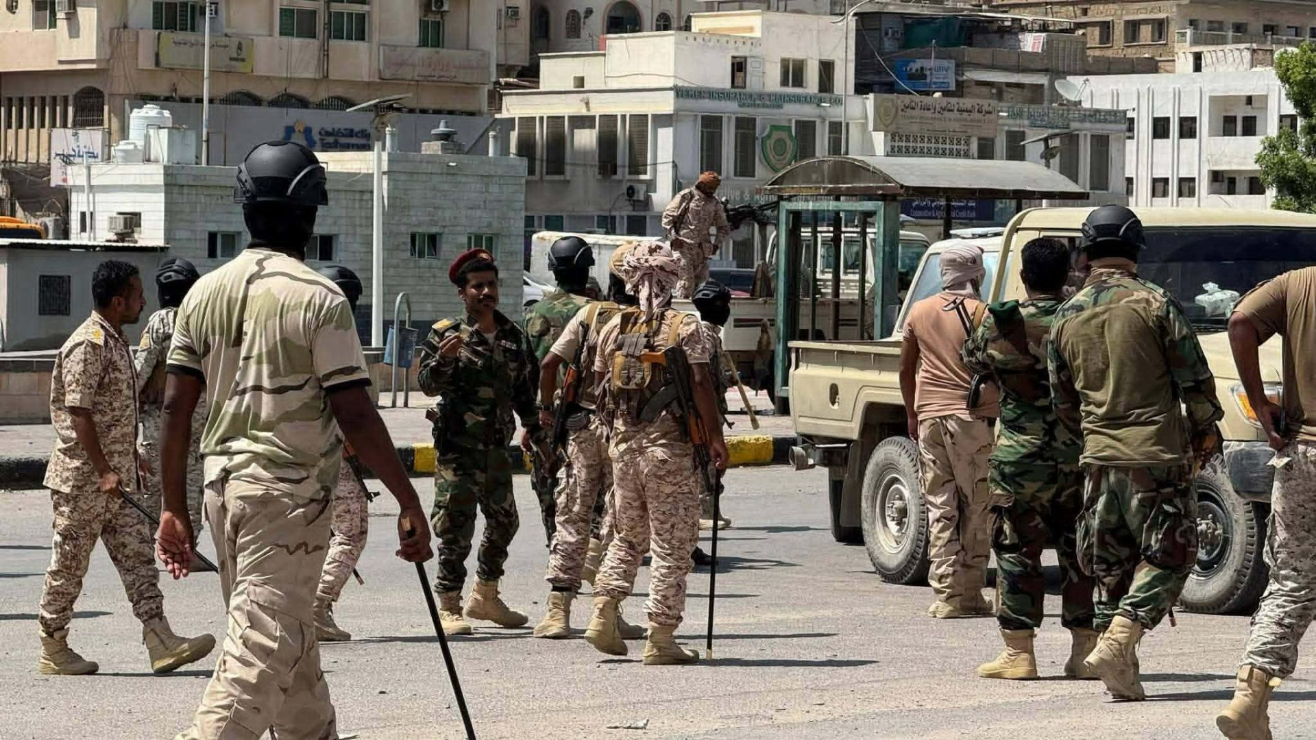 الوزيري يتحدى سلطة حضرموت: إن كنتم ديمقراطيين.. افتحوا الطريق لمليونية الجيش الجنوبي